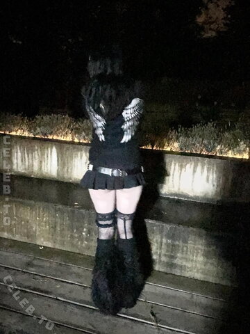 Pois0nedvmp1re nude photo 6