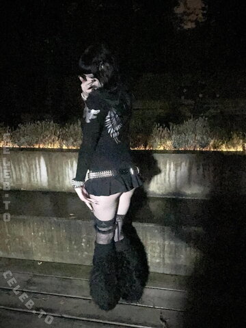 Pois0nedvmp1re nude photo 5