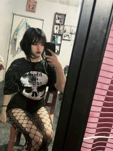Poisontreedjez nude photo 2