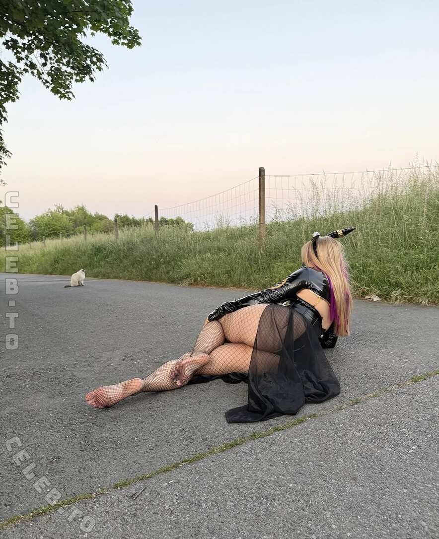Pokemonlunaa nude photo 1