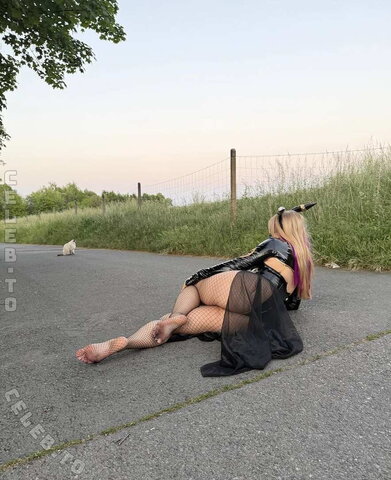 Pokemonlunaa – Instagram - She now also has OF