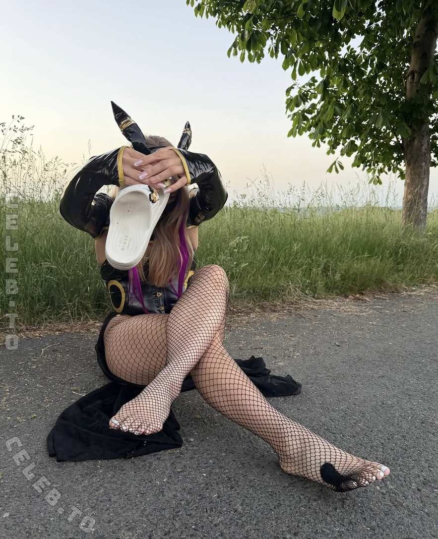 Pokemonlunaa nude photo 4