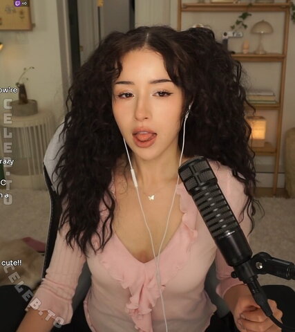 Pokimane – Clip from her Twitch stream 03.06