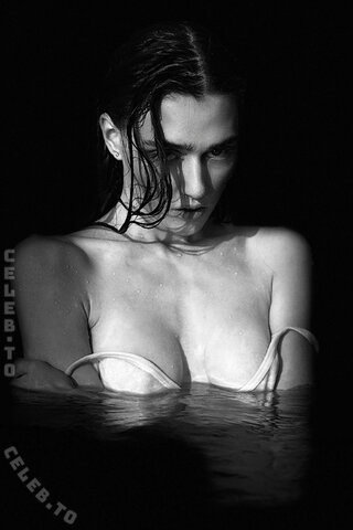 Polina Frey nude photo 5