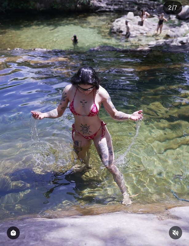 Polyana Viana nude photo 2
