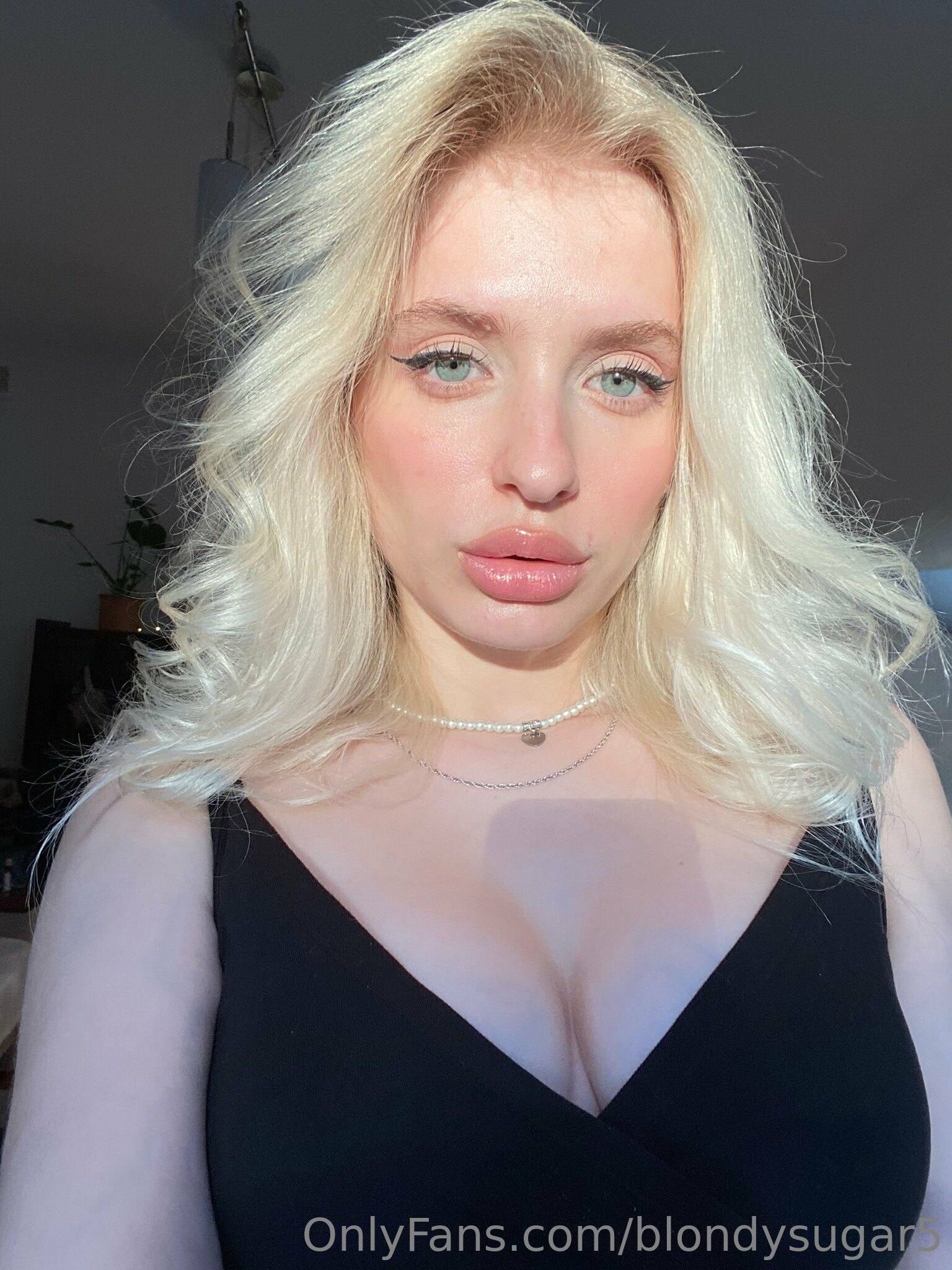 poollyyyyyy nude photo 3