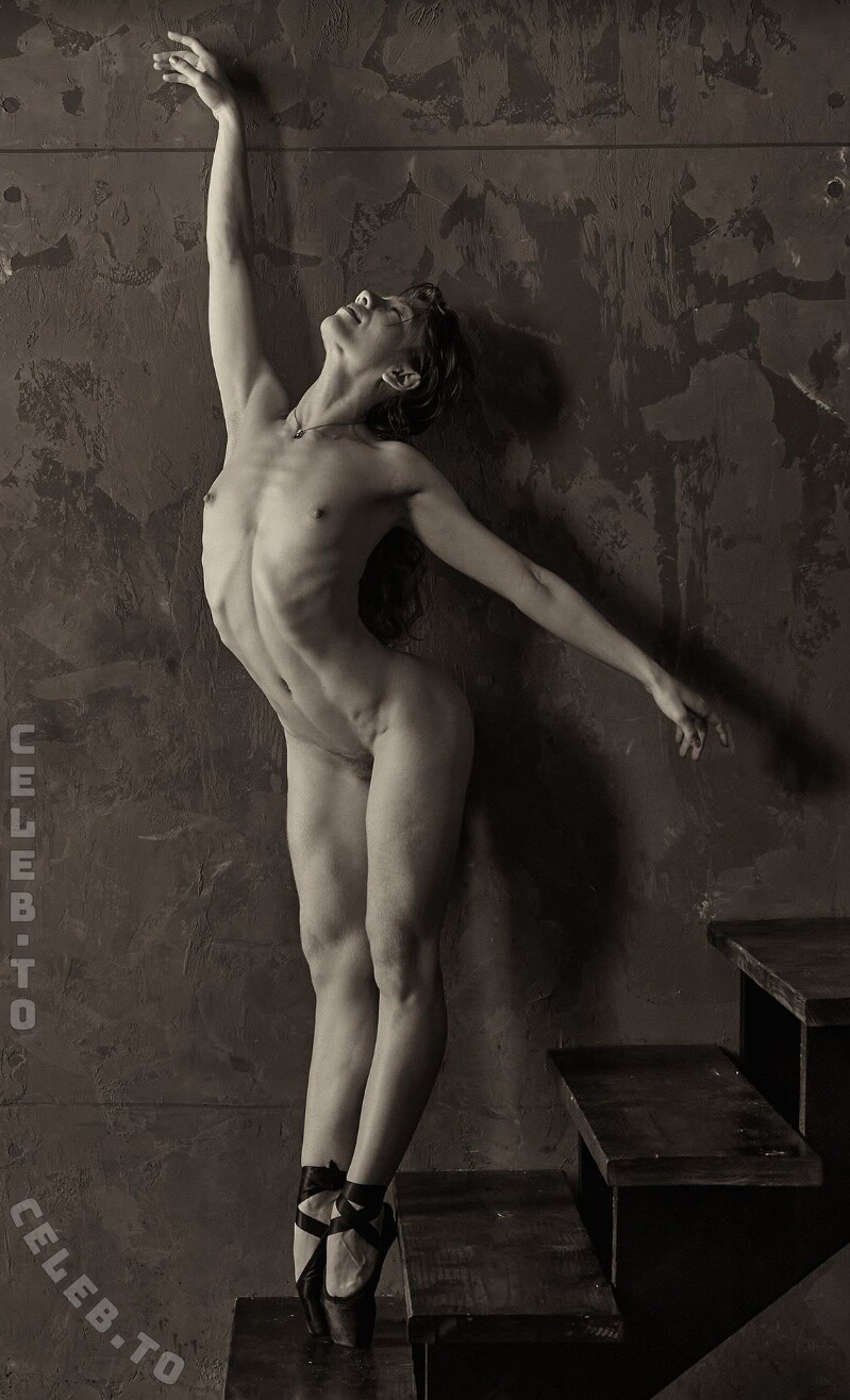 Poppyseedmuse nude photo 7
