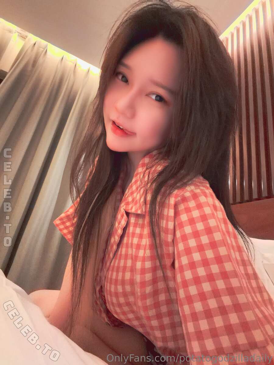 Potato Godzilla nude photo 11