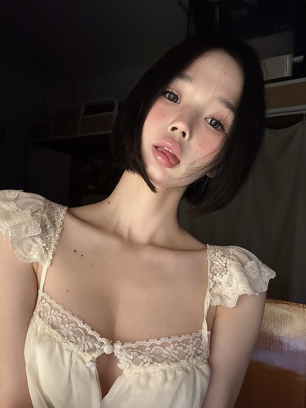 POX nude photo 1