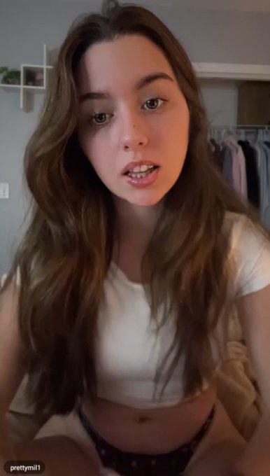 Prettymil1 nude photo 3