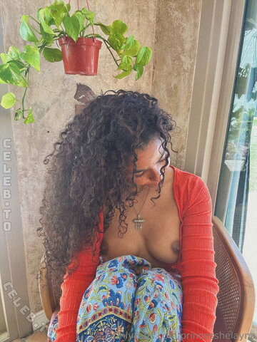 Princess Helayna nude photo 4