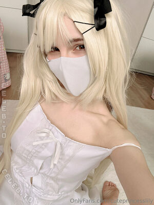 Princess Lily nude photo 7