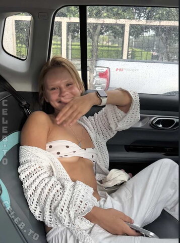 princessvaleriie nude photo 4