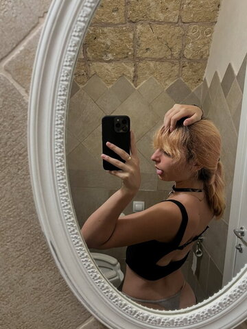 Prishilla Mora nude photo 2