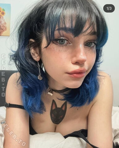 propadauy_louisa – Former Chaturbate streamer