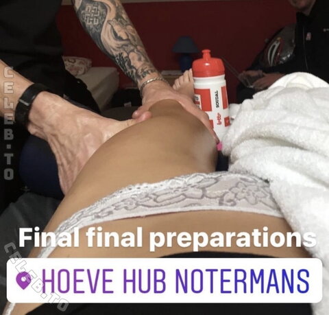 Puck Moonen nude photo 14
