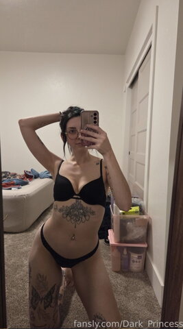PunkandPizza nude photo 12