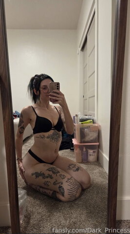 PunkandPizza nude photo 11