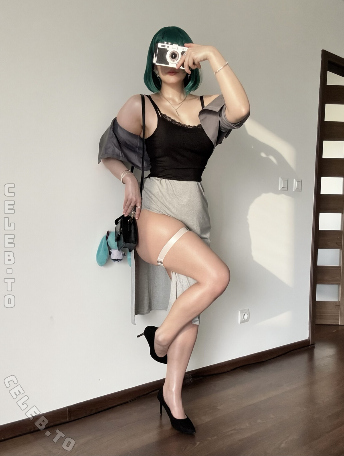 Qiandai nude photo 2