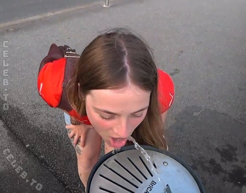 Qoqsik nude photo 5