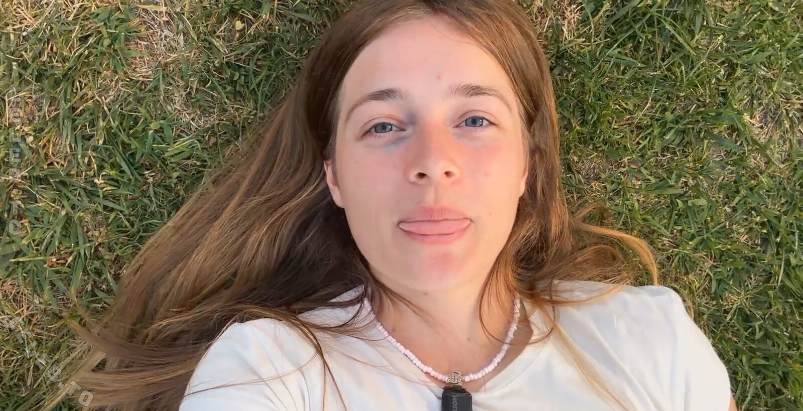 Qoqsik nude photo 13