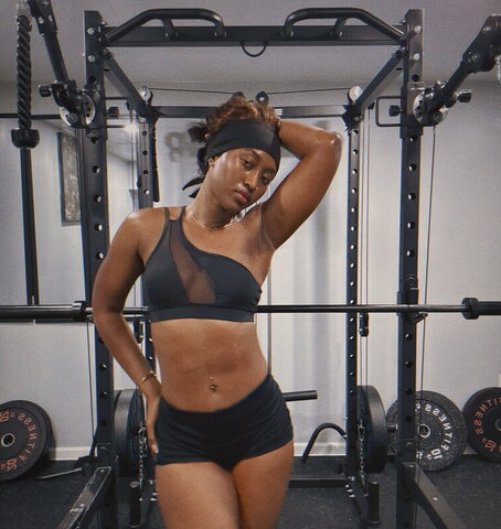 Queen Aminata nude photo 4