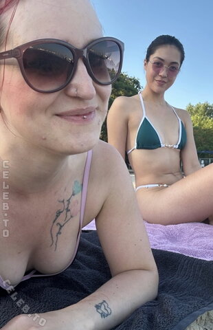 Queen_Ling_Ling Sexy (1 photo)