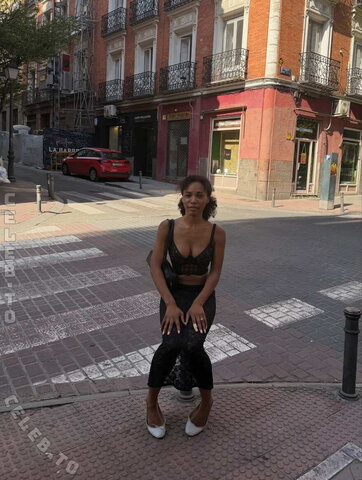 Quenlin Blackwell nude photo 5