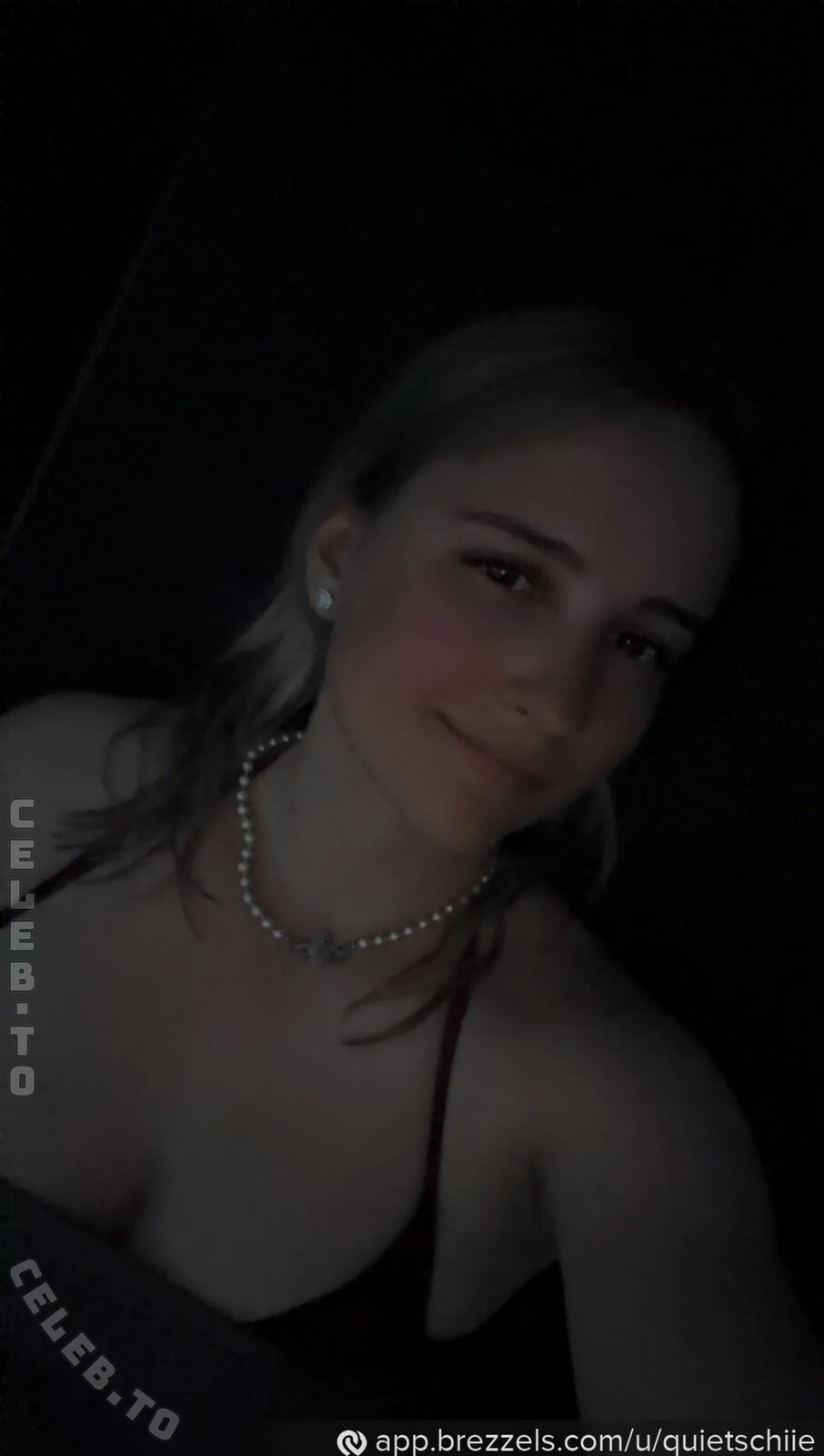 Quietschiie nude photo 2