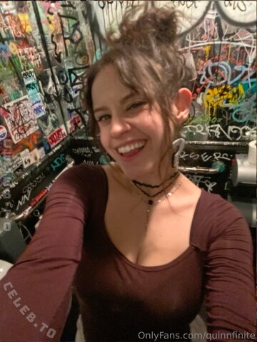 Quinn Finite Hot (3 photos)