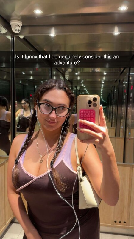 qveenjulia nude photo 10