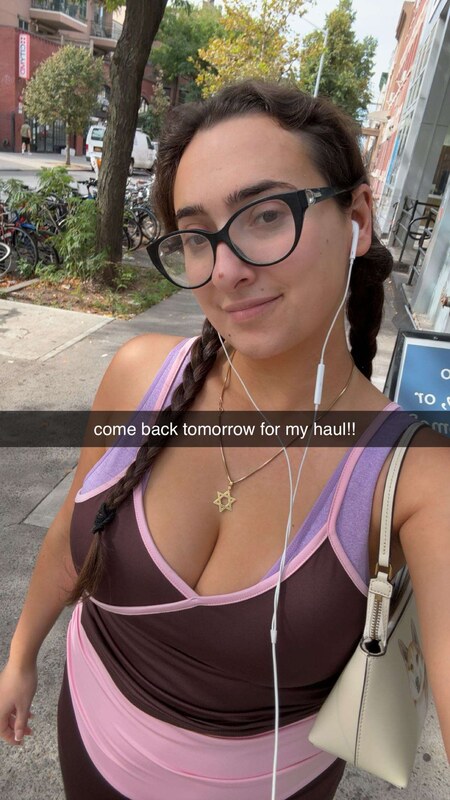 qveenjulia nude photo 14