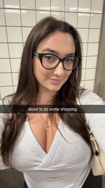 qveenjulia nude photo 6