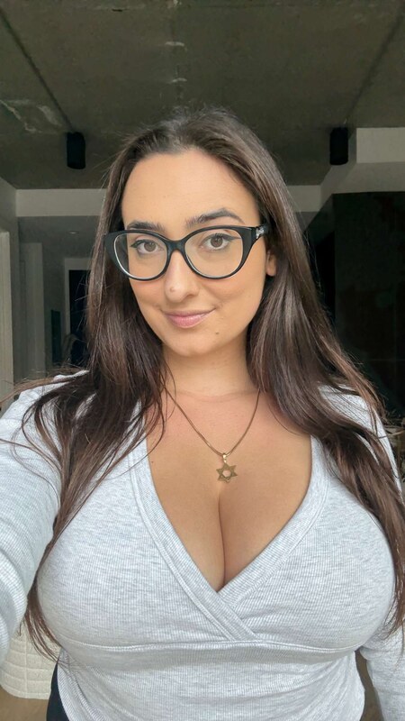 qveenjulia nude photo 13