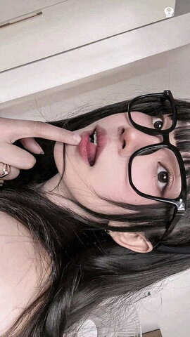 R U A N nude