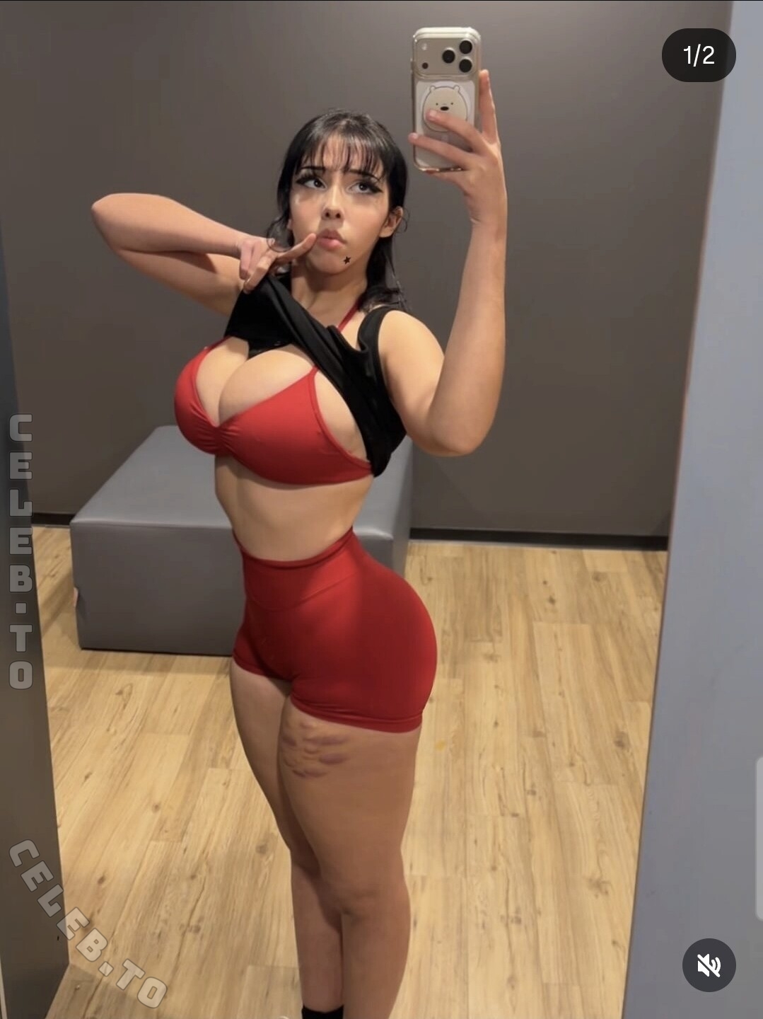 r4y_ly nude photo 3