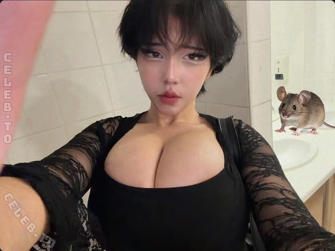 r4y_ly nude photo 9