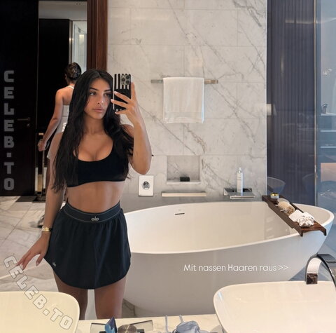 Rabiosa nude photo 22