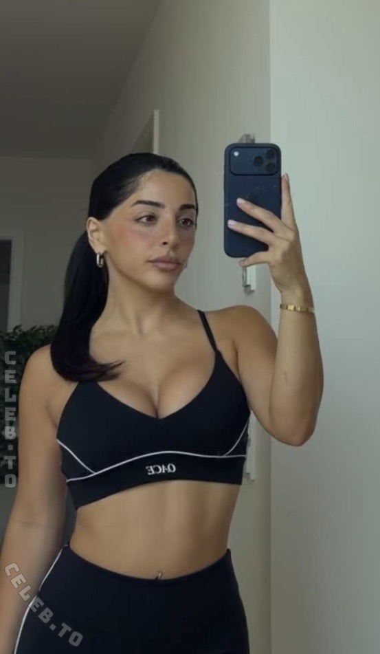 Rabiosa nude photo 1