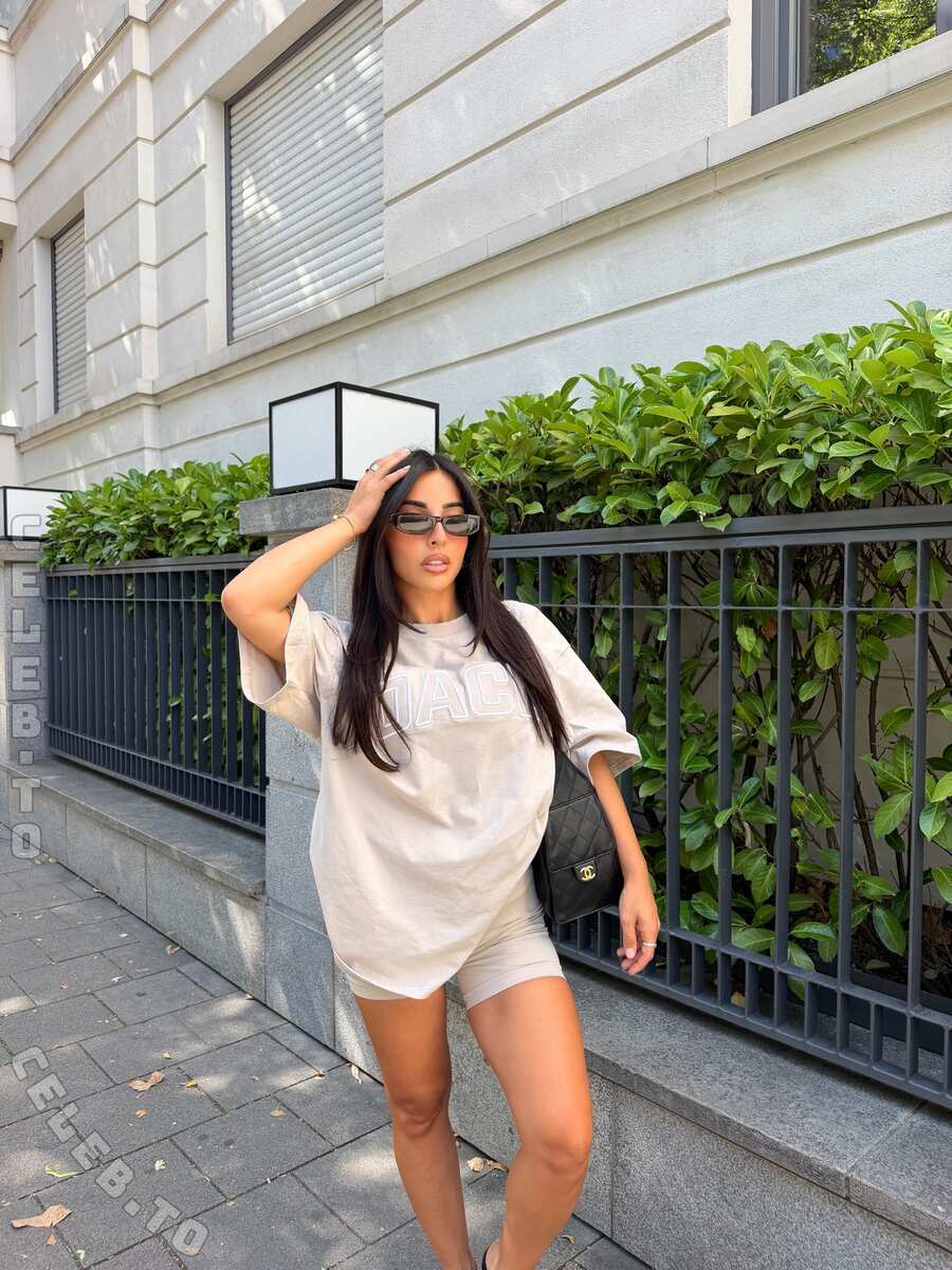 Rabiosa nude photo 12