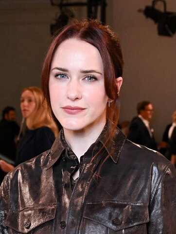 Rachel Brosnahan nude photo 2