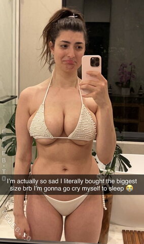 Rachel Levin – Snapchat doing its job some boobs