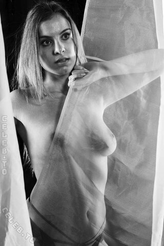 Racinglisa nude photo 15