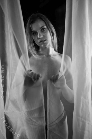 Racinglisa nude photo 11