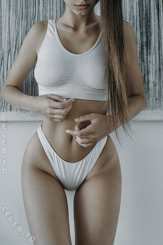 Raducu Mihaela nude photo 13