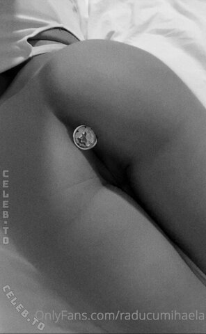 Raducu Mihaela nude photo 9