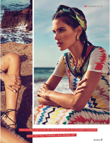 Raica Oliveira nude photo 4