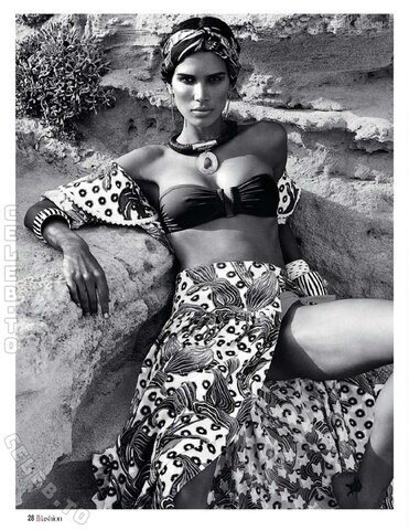 Raica Oliveira nude photo 5