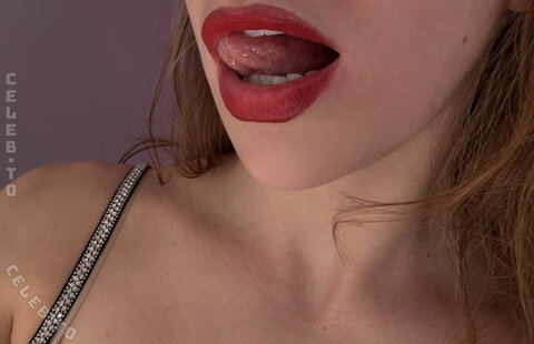 Raja Meissner – Lips and legs on Maloum