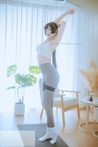 Raku nude photo 4